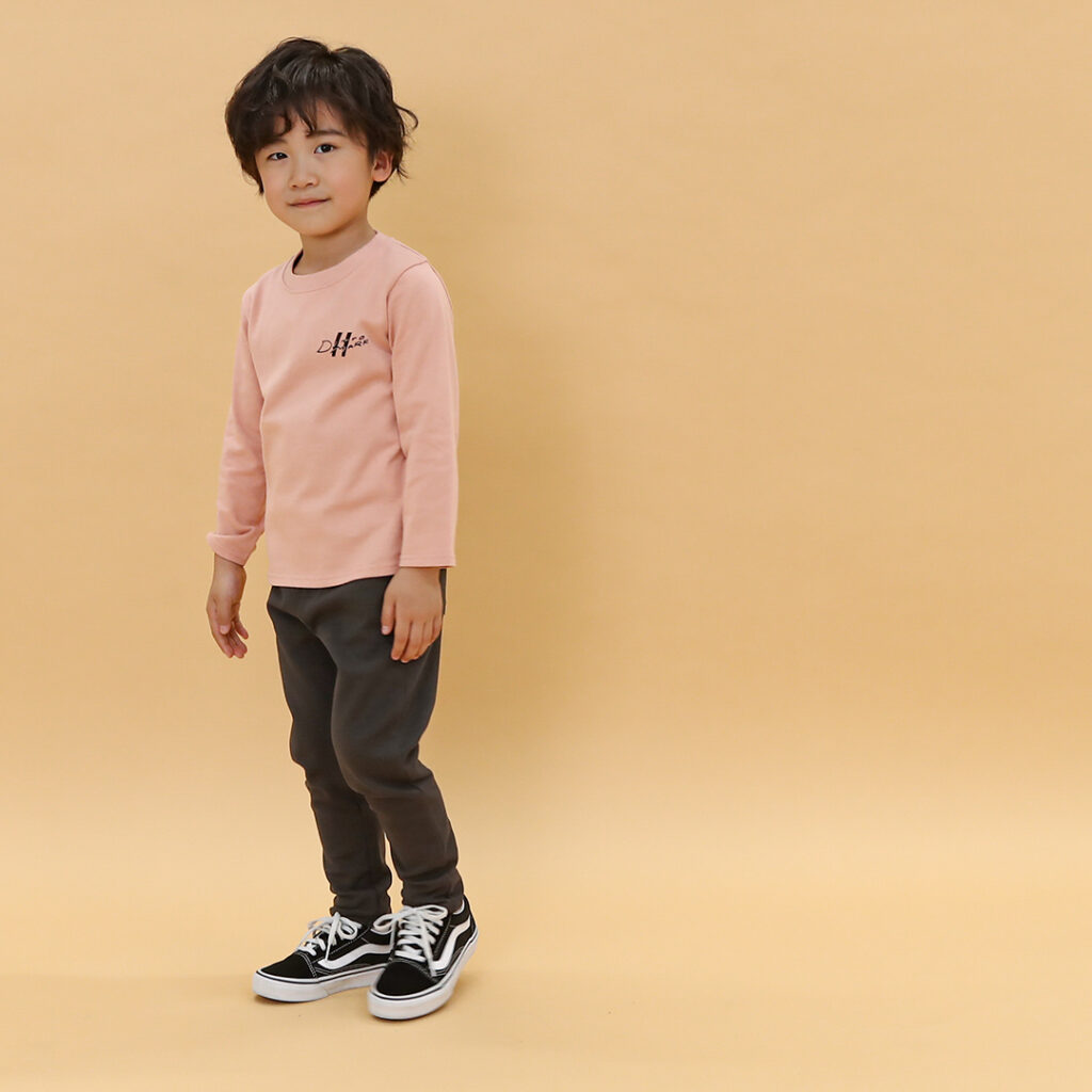 やっぱりピンクが好き 22春 最高にときめくピンクコーデ12選 22 02 17 Web Magazine ベビーこども服のキムラタン オフィシャルサイト